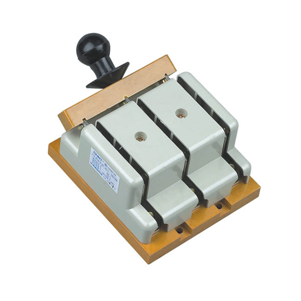  HD11B、HS11B系列保護型開啟式刀開關(guān)